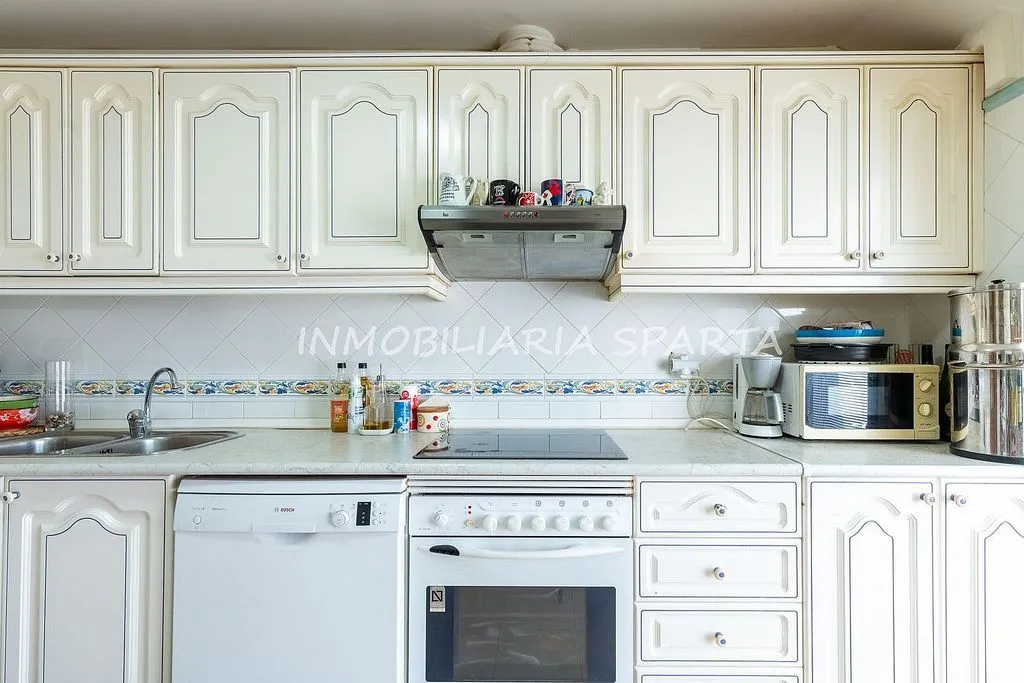 Cuisine - Charming Duplex with Terrace in City Centre