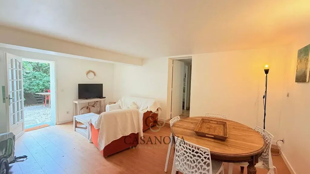 Séjour - Appartement Luxueux avec Piscine à Saint-Pierre-sur-Mer