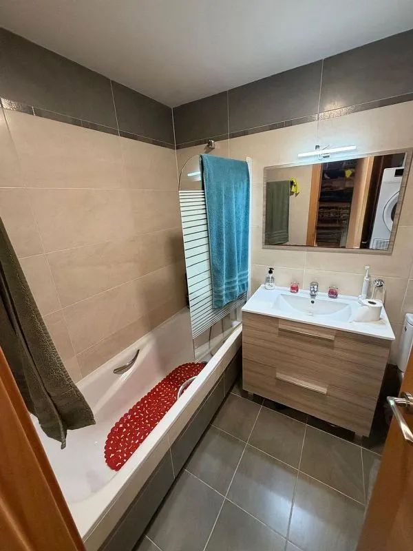 Salles de bain - Modern Flat with Garage in Mondéjar