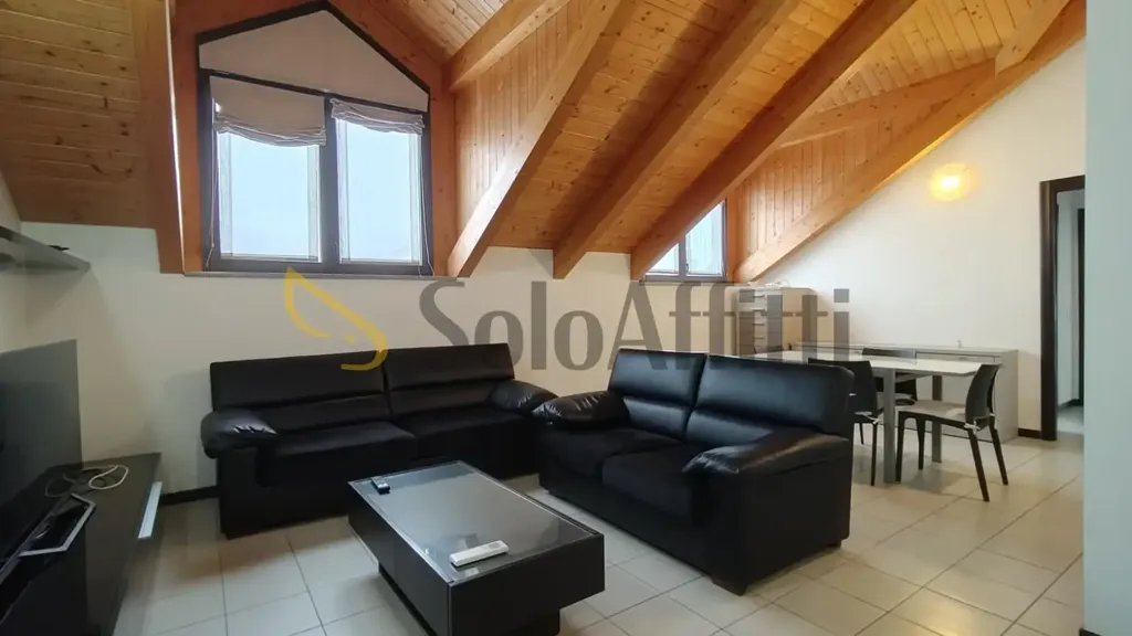Elutuba - Mansarded Triplex with Balcony in Gallarate