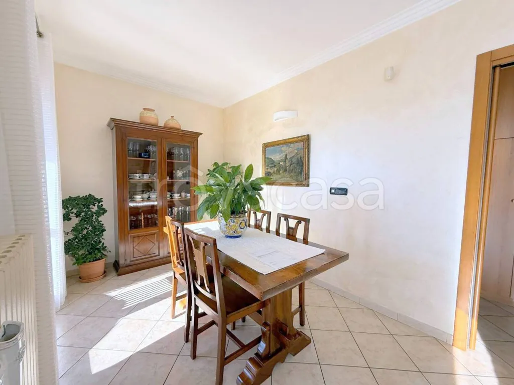 Söögituba - Two-Level Apartment with Terraces in Rivalta di Torino