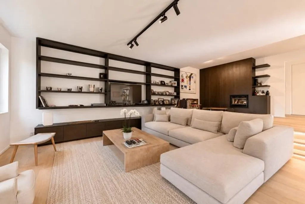 Séjour - Appartement Rénové avec Terrasses à Uccle