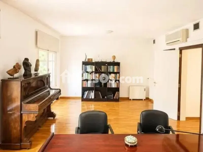 Kabinet - Apartment for Renovation with Double Orientation in Eixample