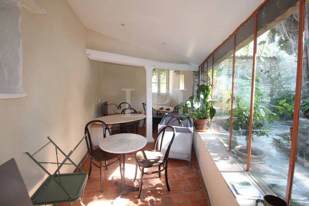 Terrass - 18th-Century Mas with Gîtes in Luberon