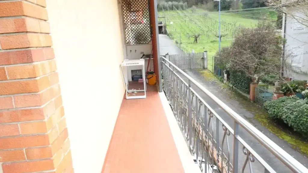 Balcon - Trifamiliare Villa with Garden in Montevarchi