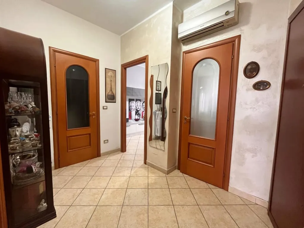 Entrée - Rearranged Apartment with Balcony in Beinasco