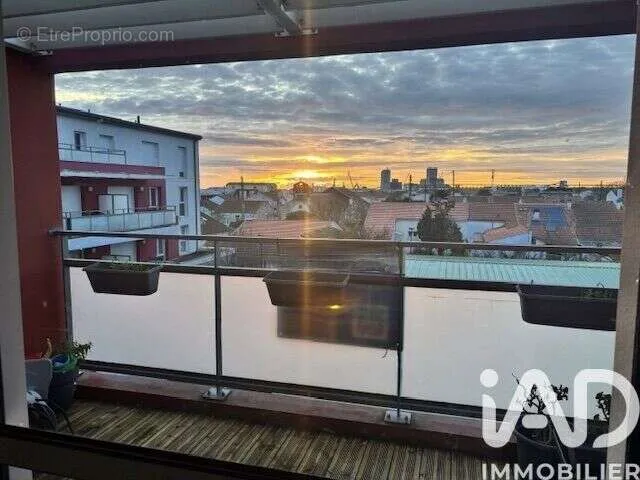 Balcone - 3-Bed Apartment with Balcony in La Rochelle