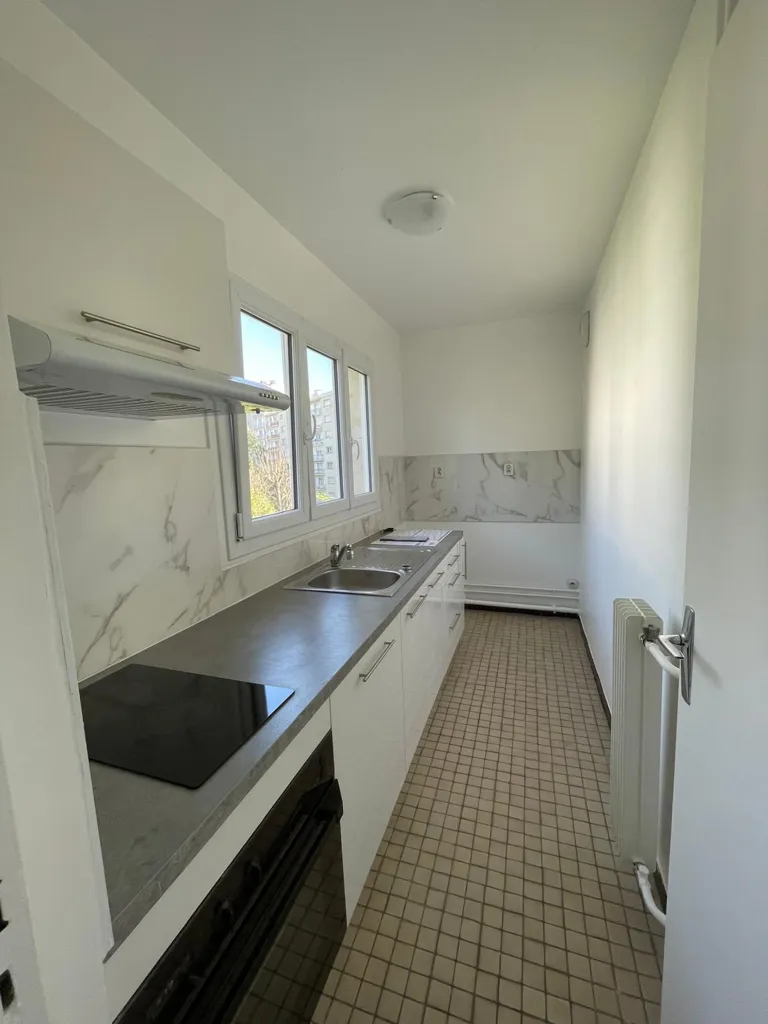 Köök - Studio with Balcony in Rosny-sous-Bois