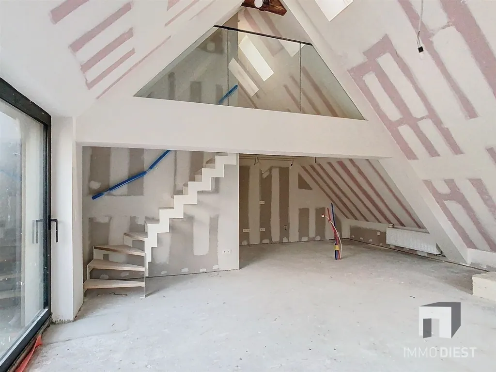 Appartement Rénové avec Terrasse à Diest