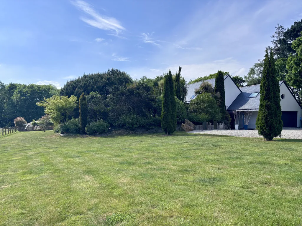 Aed - Architect-Designed House with Pool near Plœmel