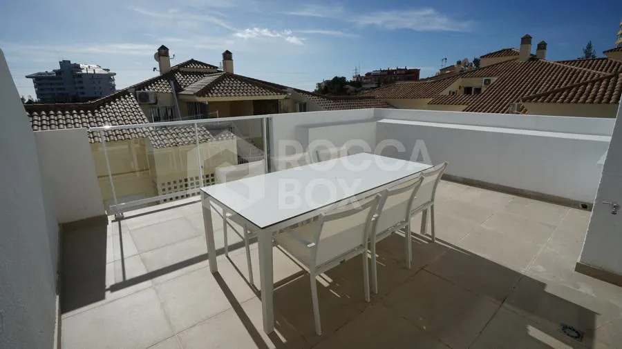 Terrass - 3-Bedroom Apartment with Sea View in Fuengirola