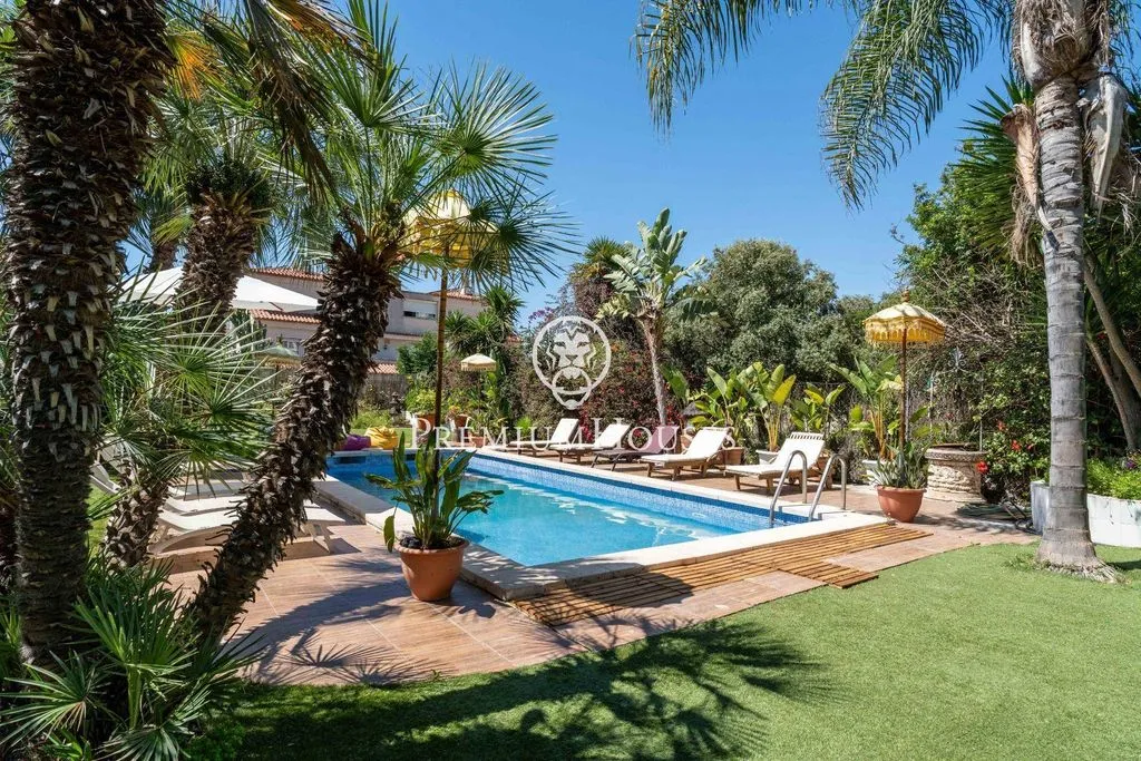 Bassein - Luxury House with Pool in Sitges