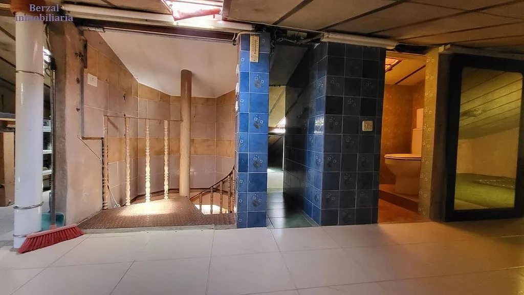 Garage - Attic Flat with Terrace in Logroño's Old Town