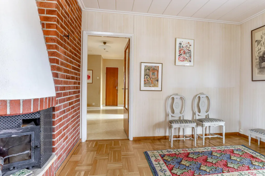 Elutuba - 1960s House with River View in Grisbacka