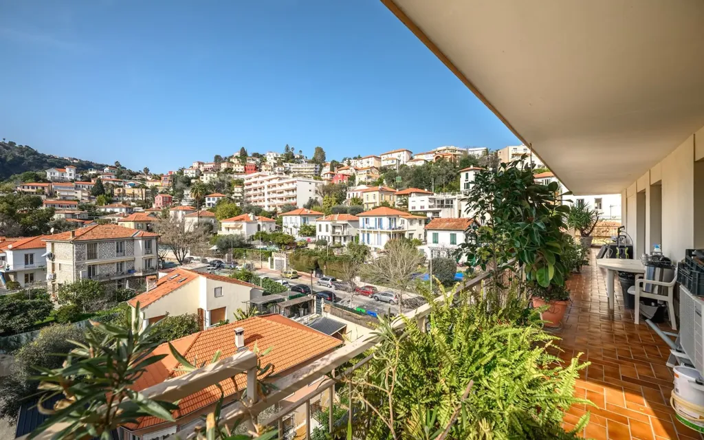 Rõdu - Penthouse with Rooftop Terrace in Nice