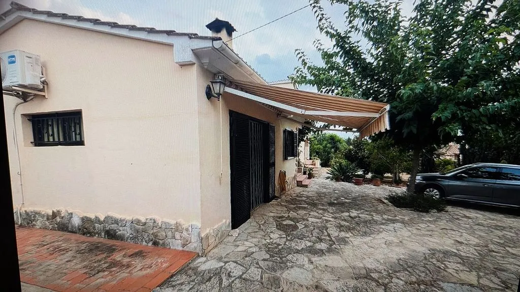 Välivaade - Rustic House with Pool in Reis Catòlics