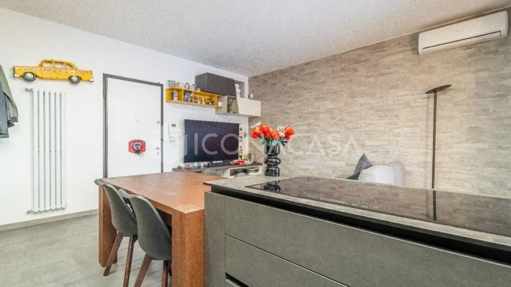 Living Room - Triplex with Large Terrace in Ciampino