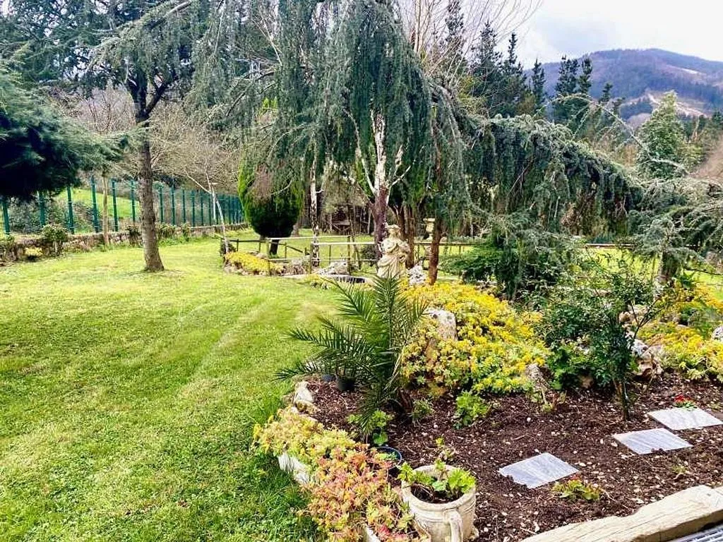 Giardino - Detached Villa with Pool in Olaberria