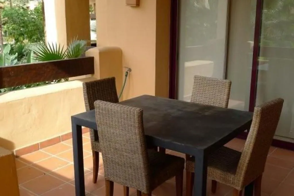 Terrasse - Beachside Flat with Pool in Marbella