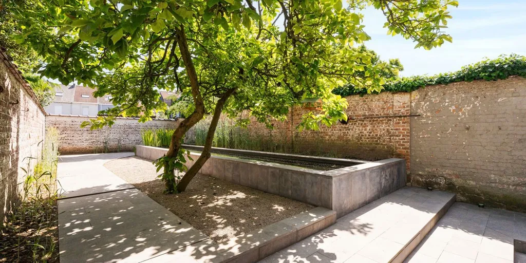 Giardino - Stately Townhouse with Pool in Aalst