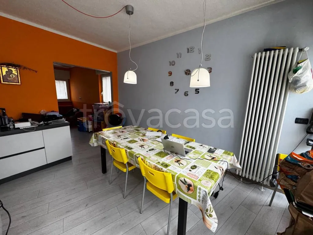 Salle à manger - Rear-Access Villa with Garden in Torino