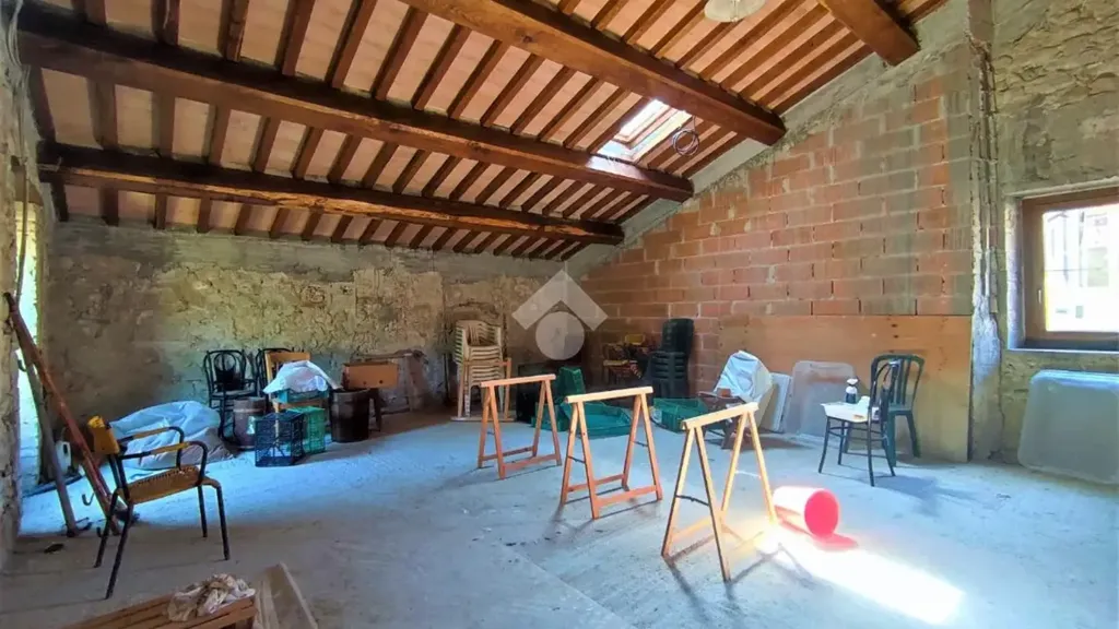 Pièces - Rustic Stone Cottage with Garden in Pianello