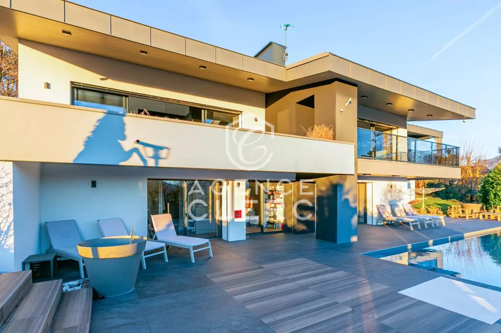Piscine - Villa Contemporaine avec Vue Lac à Pringy