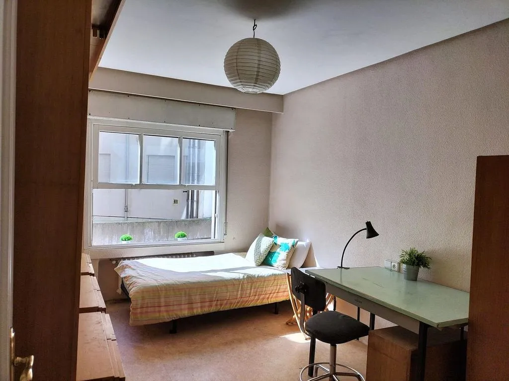 Bureau - Furnished Flat with Balcony in Salamanca
