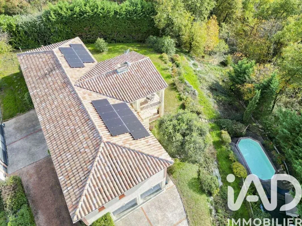 Vue aérienne - Maison avec Vue Imprenable et Piscine à Peyrole