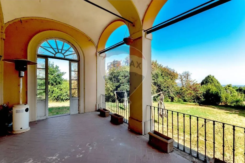 Terrass - Historic Villa with Private Park in Valsamoggia