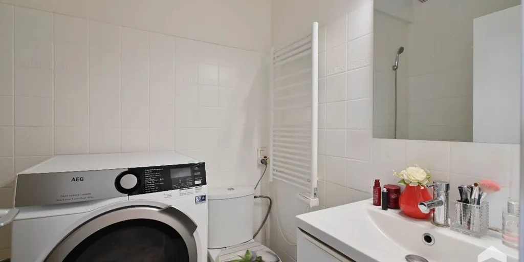 Vannitoad - Flat with Garden Access in Ukkel