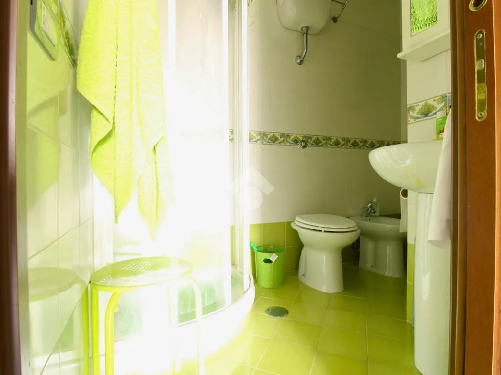 Salles de bain - Duplex with Private Garden in Villammare