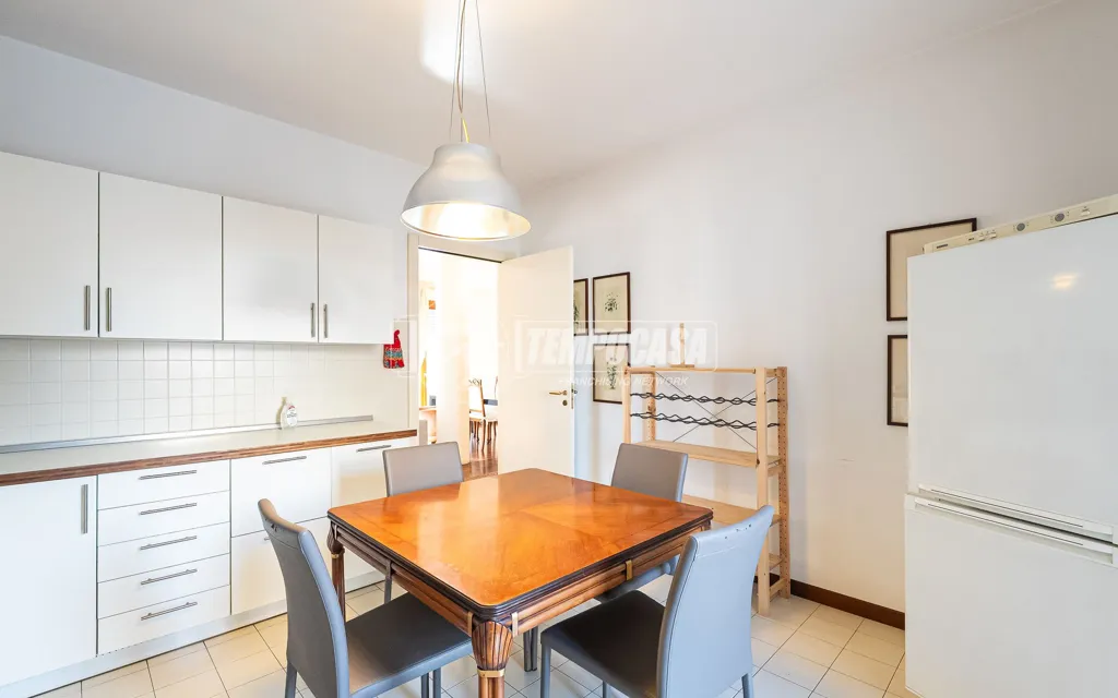 Salle à manger - Mansard Apartment with Balcony in Mariano Comense