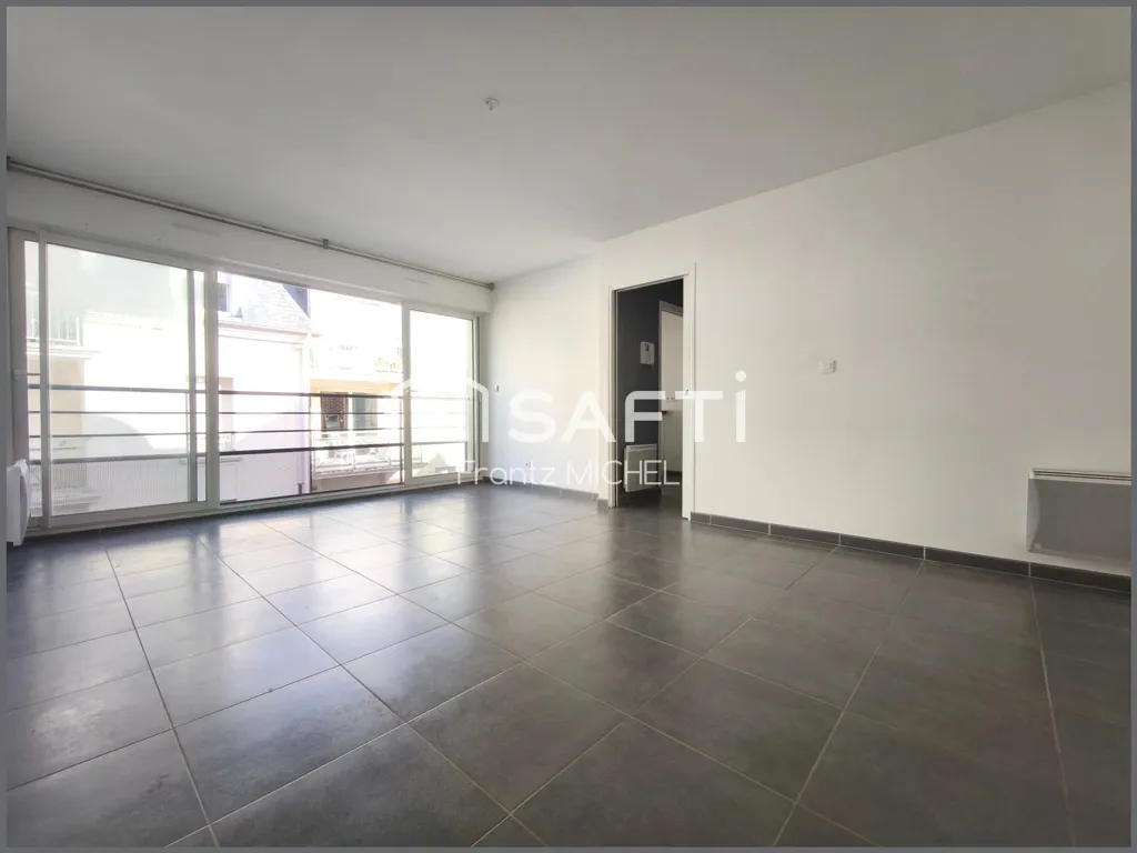 Soggiorno - Apartment with Sea View in Lion-Sur-Mer