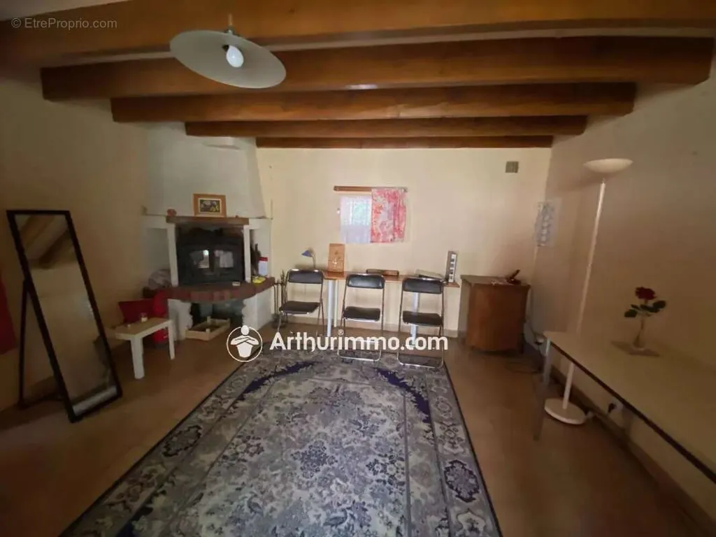 Elutuba - Large Property with Multiple Units in Villefollet