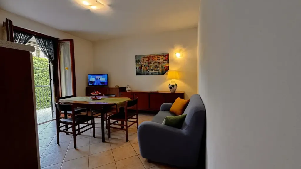 Elutuba - Charming Triplex with Panoramic Terrace in Lazise