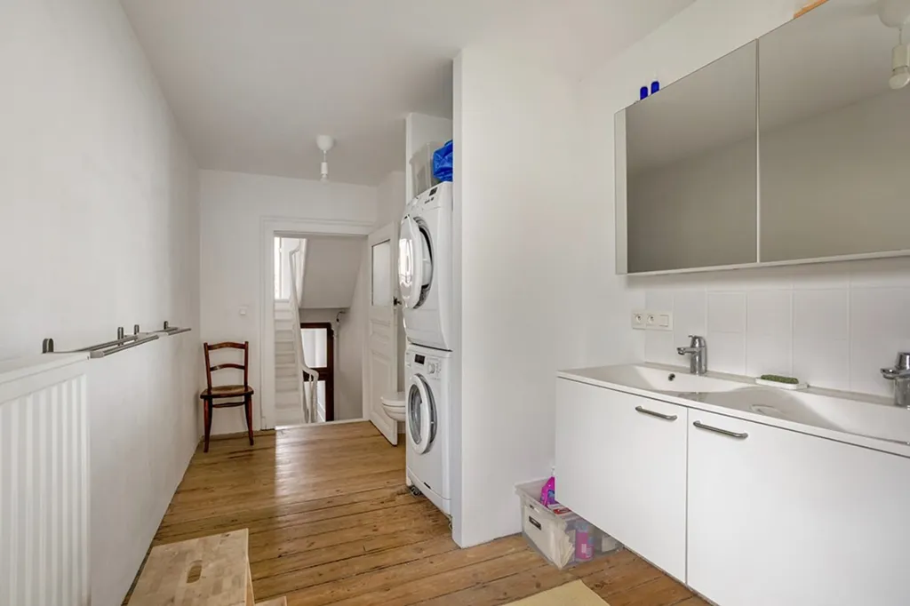 Buanderie - Maison Rénovée avec Terrasse à Proximité de 12 m²