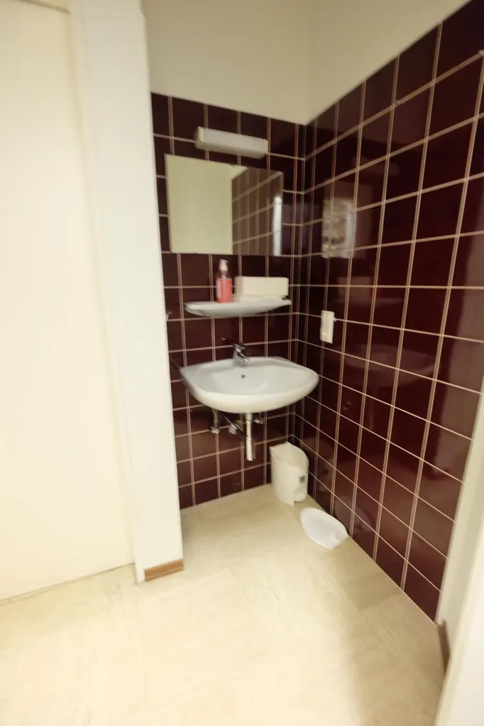 Bathrooms - Office Space in Luxembourg-Belair