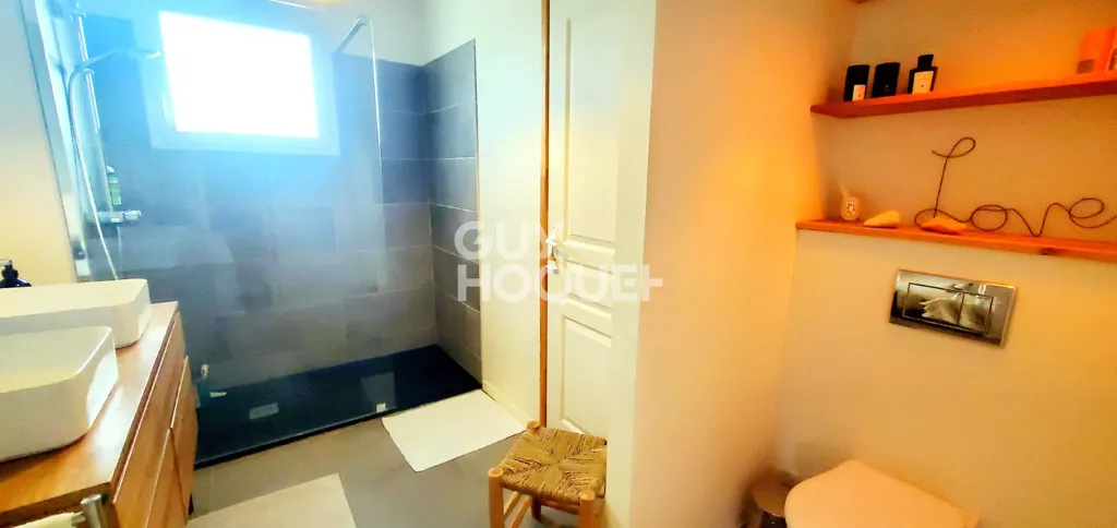Bathrooms - Renovated House with Pool in Tosse