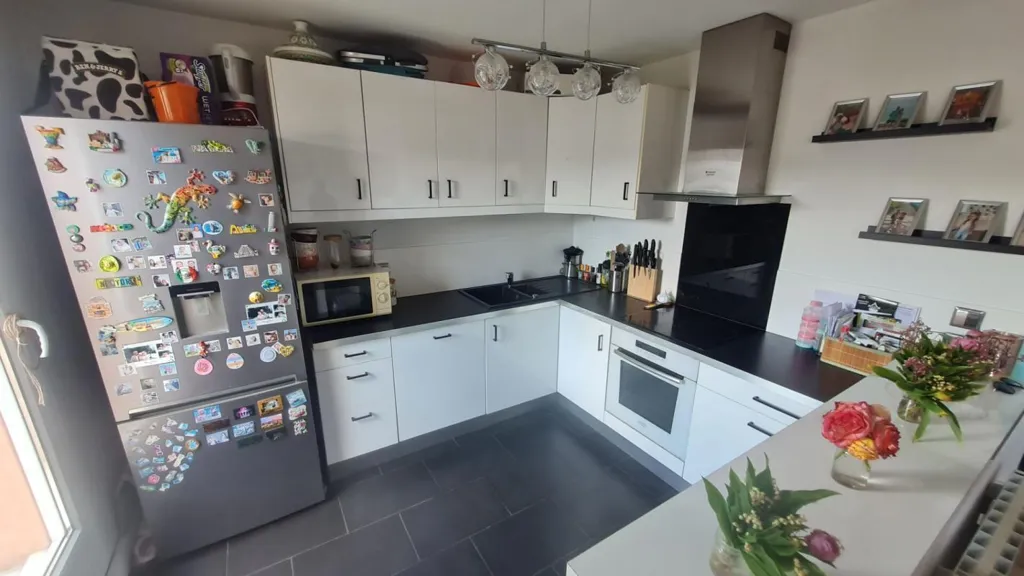 Kitchen - Duplex Apartment with Terrace in Quiet Residence