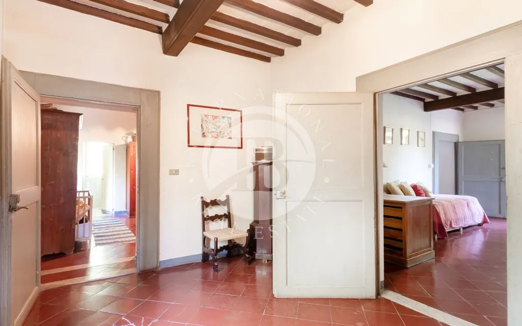 Esik - Luxury Villa with Pool in Castell'Anselmo