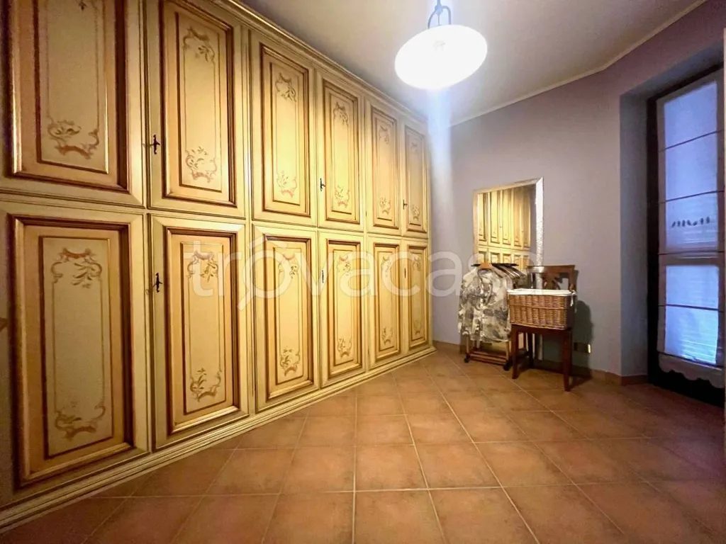 hallway_entrance