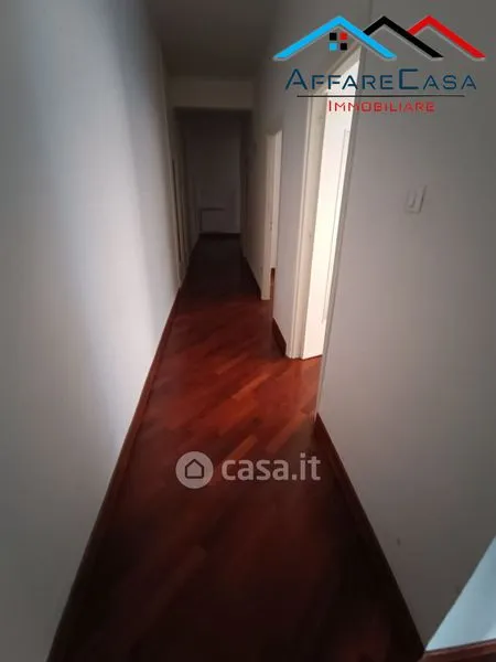 Entrée - Three-Bedroom Apartment with Balcony in Caltanissetta