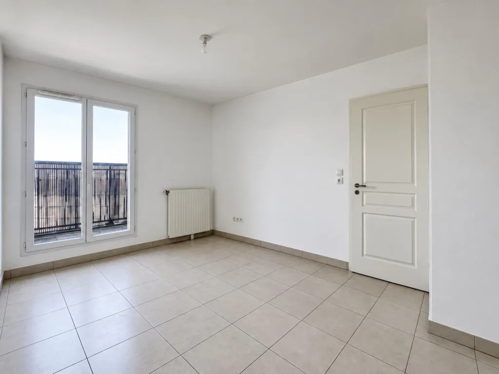 Pièces - Appartement Centre-Ville avec Parking à Poissy