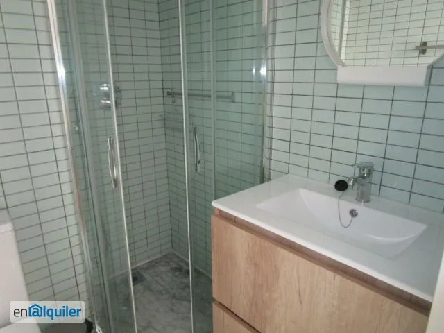Bathrooms - Modernist Apartment with Balcony in Casco Antiguo