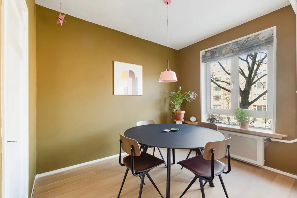 Salle à manger - 1940s Apartment with South-Facing Balcony in Blijdorp
