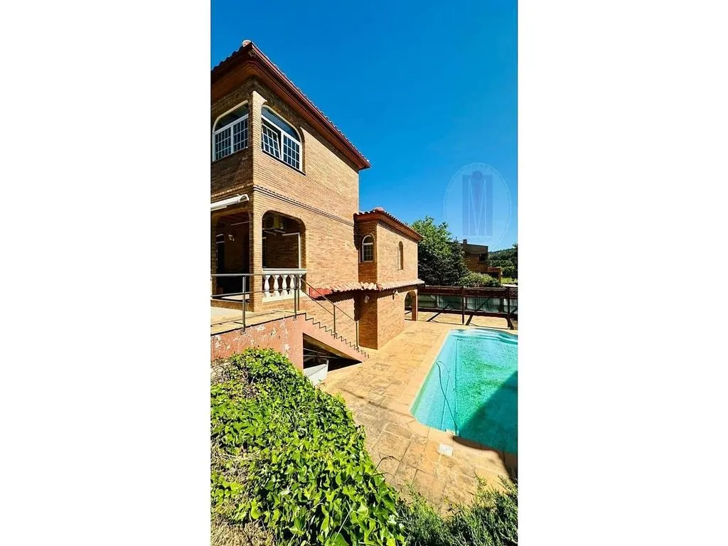 Piscina - Rustic House with Pool and Terrace in Begues