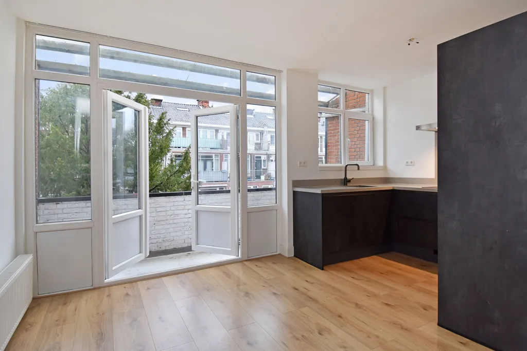Cuisine - Renovated Apartment with Balcony in Rotterdam