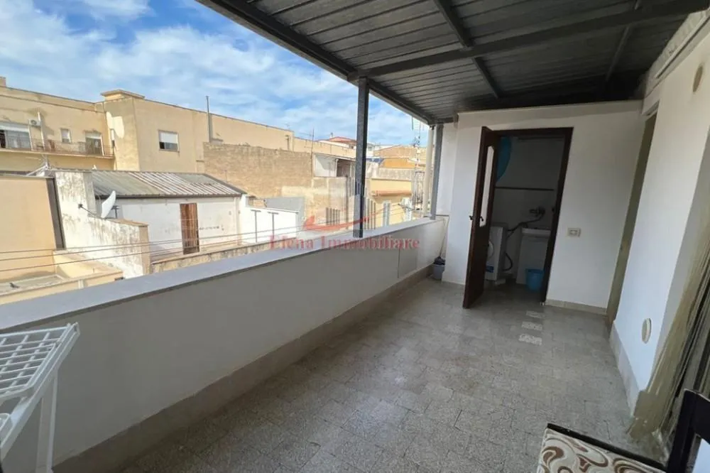 Balcon - Two-Level Apartment with Terrace in Alcamo