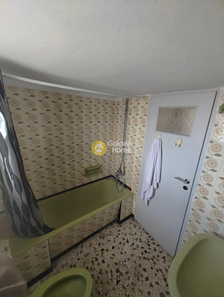 Vannitoad - Apartment with Balcony in Menidi, Athens